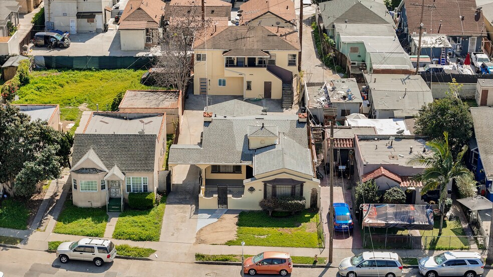 More Photos Of 162 W 65th St, Los Angeles Multifamily For Sale