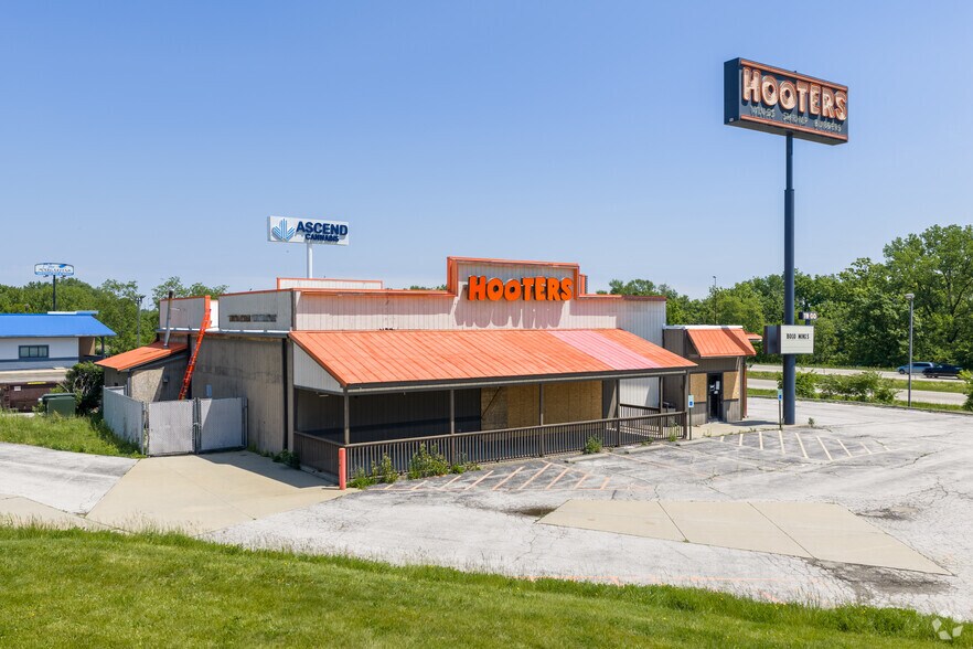 More Photos Of 3241 Horizon Dr, Springfield Restaurant For Sale
