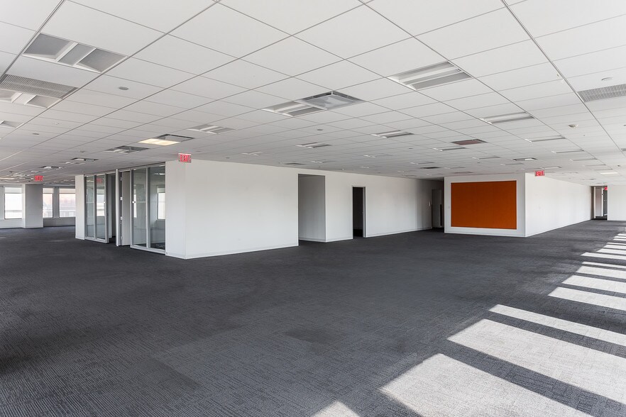 More Photos Of 500 W Jefferson St, Louisville Office For Lease