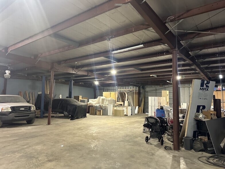 More Photos Of 201 NE 20th St, Ocala General Retail For Sale