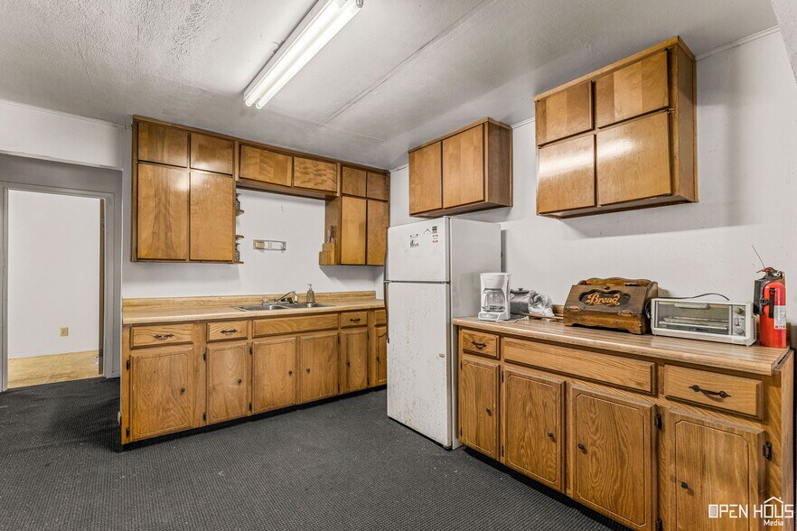 More Photos Of 1915 Kemp Blvd, Wichita Falls Office For Sale