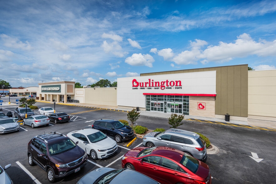 More Photos Of 7400 Abercorn St, Savannah Unknown For Lease