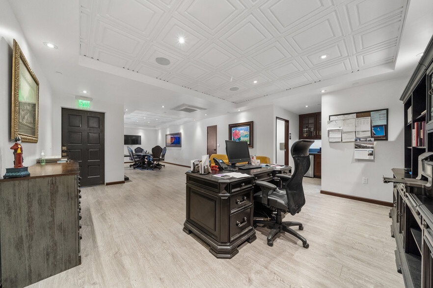 More Photos Of 25550 Hawthorne Blvd, Torrance Medical For Lease