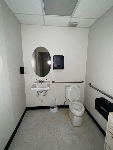 More Photos Of 711 W Hallmark Ave, Killeen Unknown For Sale