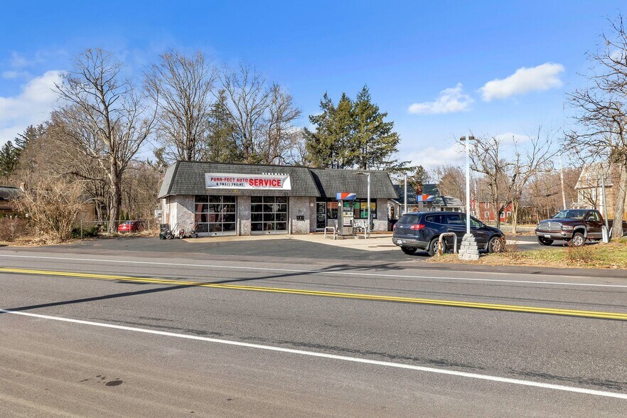 More Photos Of 467 Main St, Wilbraham Service Station For Sale