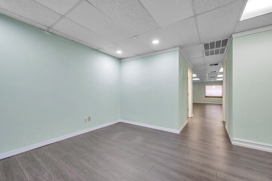 More Photos Of 5100 78th Ave N, Pinellas Park Medical For Lease