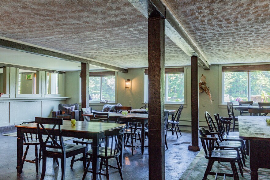 More Photos Of 157 Main St, Belgrade Hotel For Lease