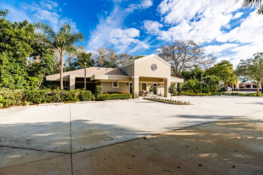 More Photos Of 1965 25th Ave, Vero Beach Office For Sale