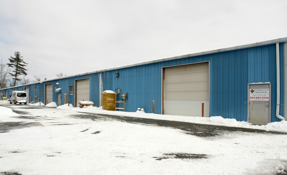 More Photos Of 68 Stiles Rd, Salem Light Manufacturing For Sale