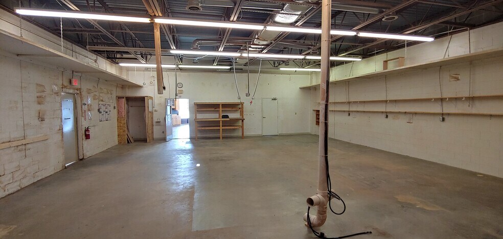 More Photos Of 4005 Madison Ave, Indianapolis Freestanding For Lease
