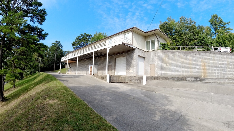 More Photos Of 3502 Overlook Cir, Knoxville Light Distribution For Sale