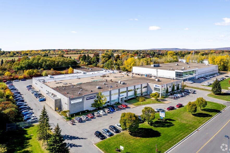 More Photos Of 20655-20675 Boul Industriel, Sainte-Anne-de-Bellevue Manufacturing For Lease