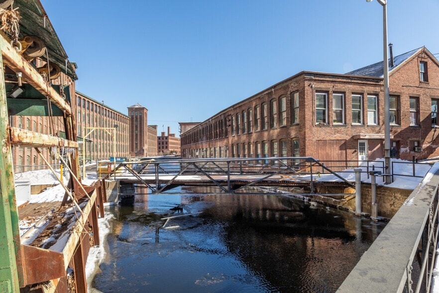 More Photos Of 165 Front St, Chicopee Apartments For Sale