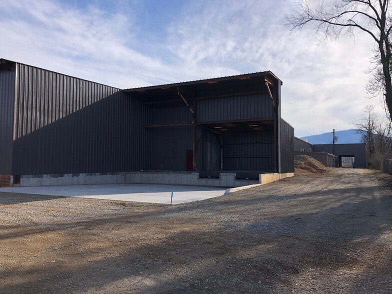More Photos Of 5051 Benois Rd, Roanoke Warehouse For Sale