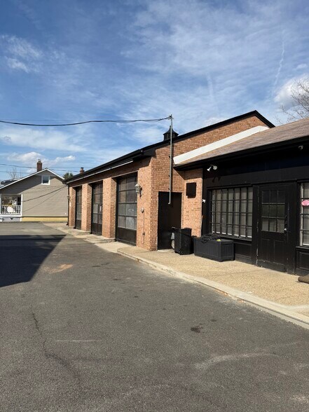 More Photos Of 1040 Ringwood Ave, Haskell Coworking Space