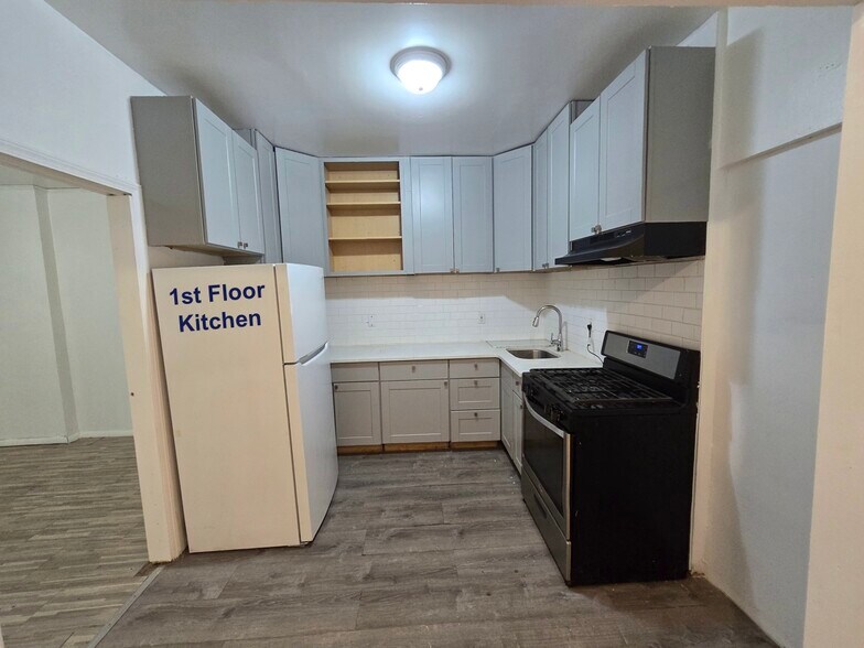 More Photos Of 92-18 Liberty Ave, Ozone Park Storefront Retail Residential For Sale