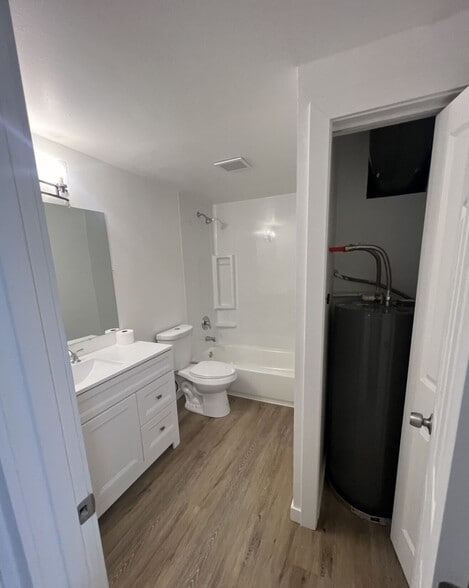 More Photos Of 10441 17th Ave SW, Seattle Multifamily For Sale