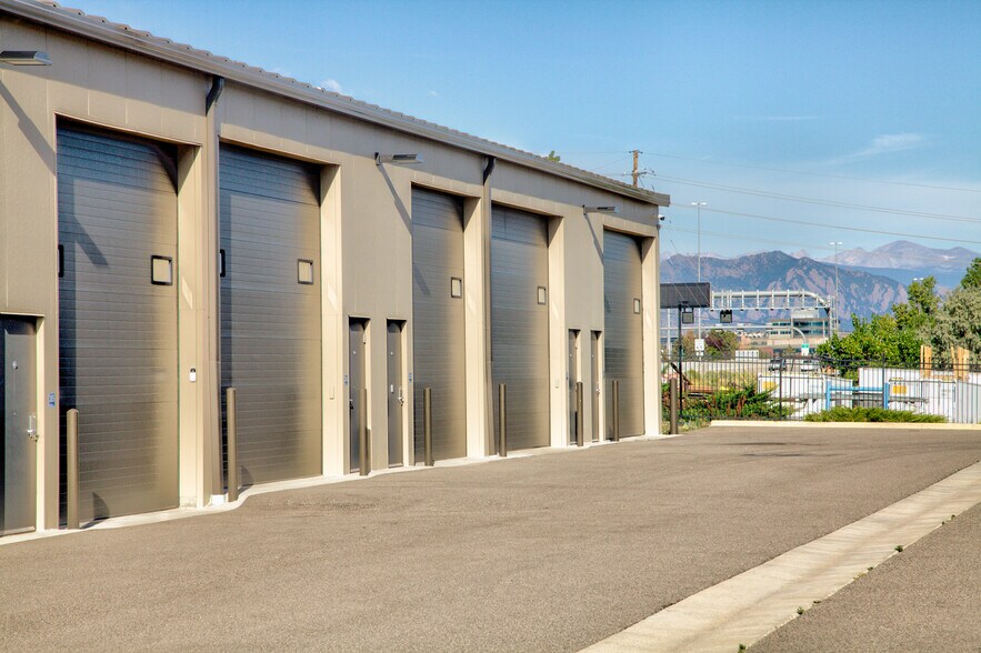 More Photos Of 2364 Industrial Ln, Broomfield Warehouse For Sale