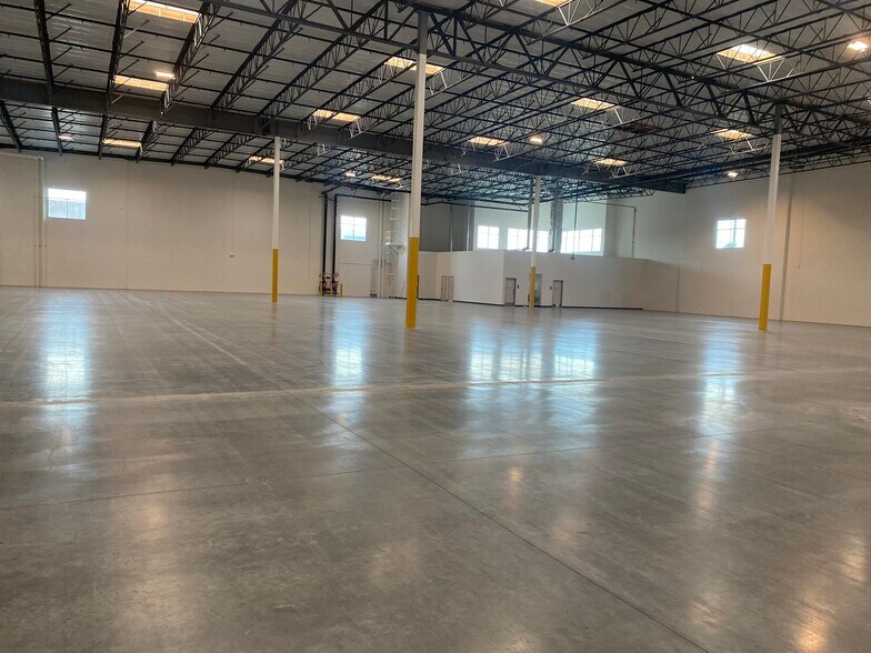 More Photos Of 900 Marlborough ave, Riverside Manufacturing For Lease