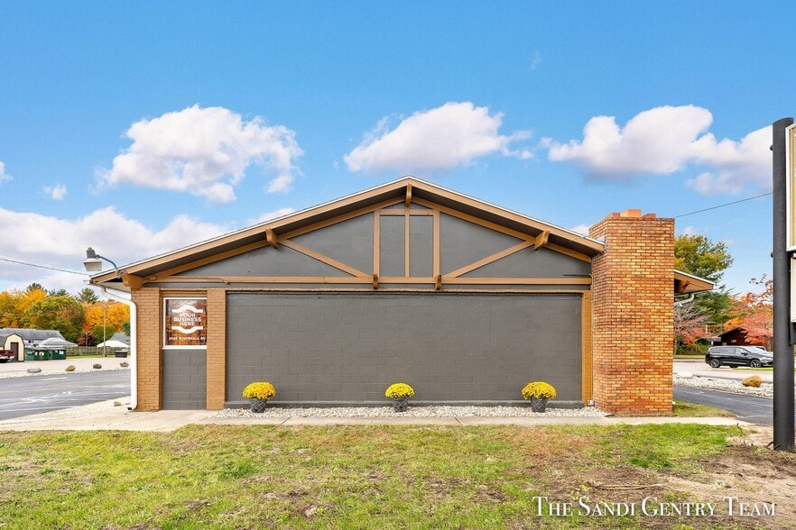 More Photos Of 1343 Whitehall Rd, Muskegon Medical For Sale