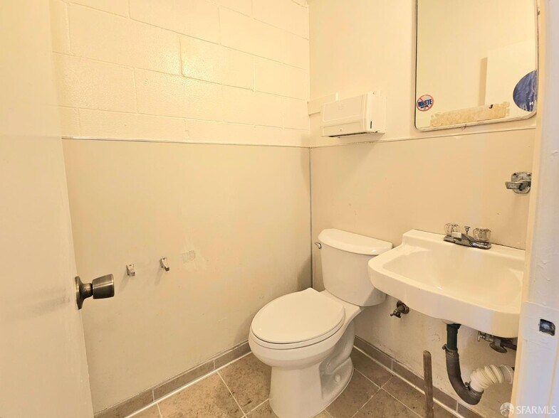 More Photos Of 823 Webster St, Oakland Storefront Retail Residential For Sale