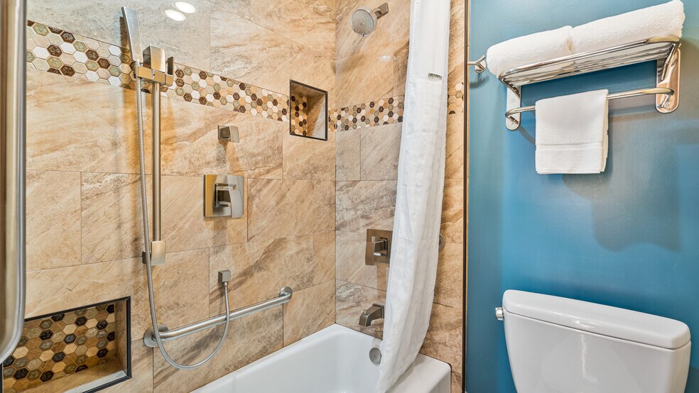 More Photos Of 178 Dry Creek Rd, Healdsburg Hotel For Sale