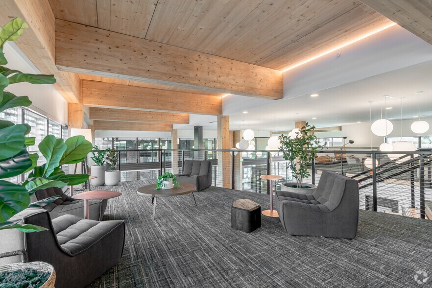 More Photos Of 208 N Samish Way, Bellingham Apartments For Lease