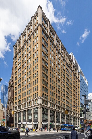 More Photos Of 7 Penn Plz, New York Office For Lease