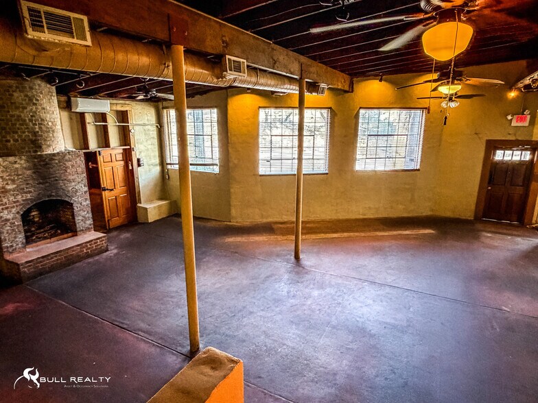 More Photos Of 242 SE Boulevard, Atlanta Restaurant For Sale