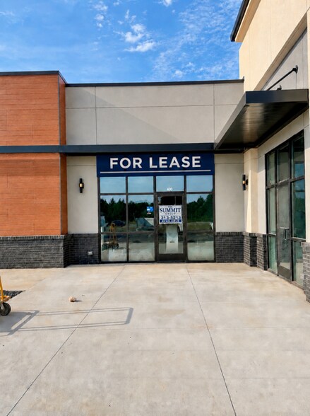 More Photos Of 3151 Russell Pky, Warner Robins General Retail For Lease