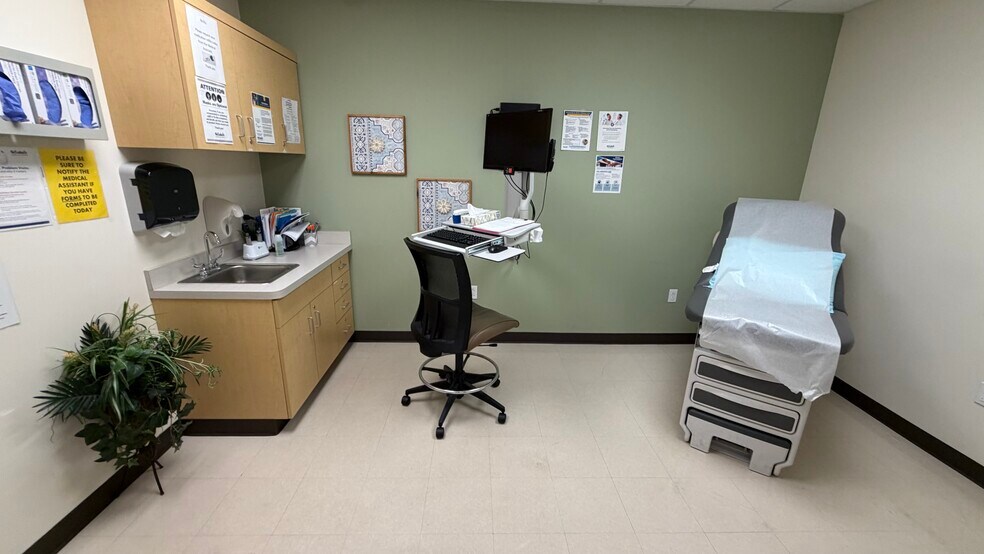 More Photos Of 4379 Easton Ave, Bethlehem Medical For Lease