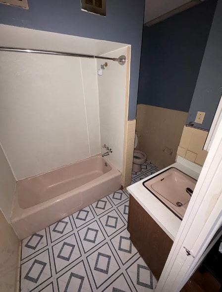 More Photos Of 14 E Pike St, Houston Apartments For Sale