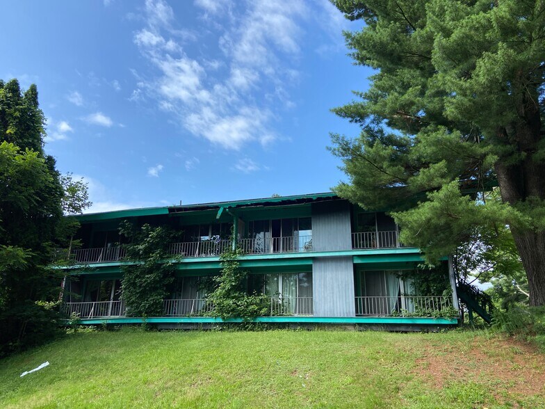 Primary Photo Of 175 S Main St, Ellenville Hotel For Sale