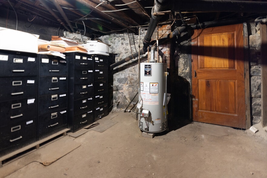 More Photos Of 59 Central Ave, Waterbury Office For Sale