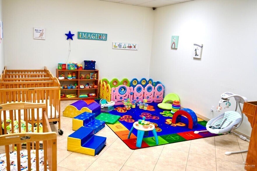 More Photos Of 2413 Colorado St, Mission Restaurant For Sale