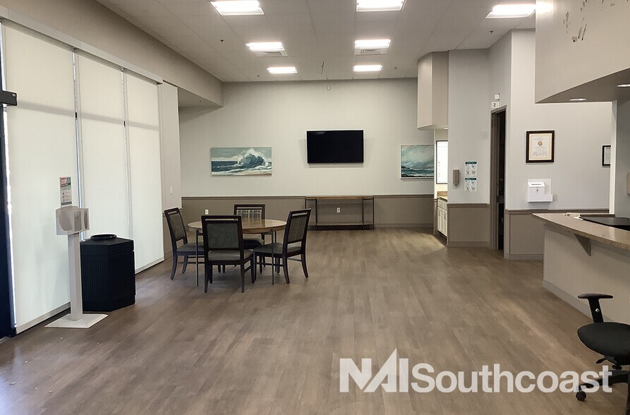 More Photos Of 1685 Gulf To Bay Blvd, Clearwater Freestanding For Lease