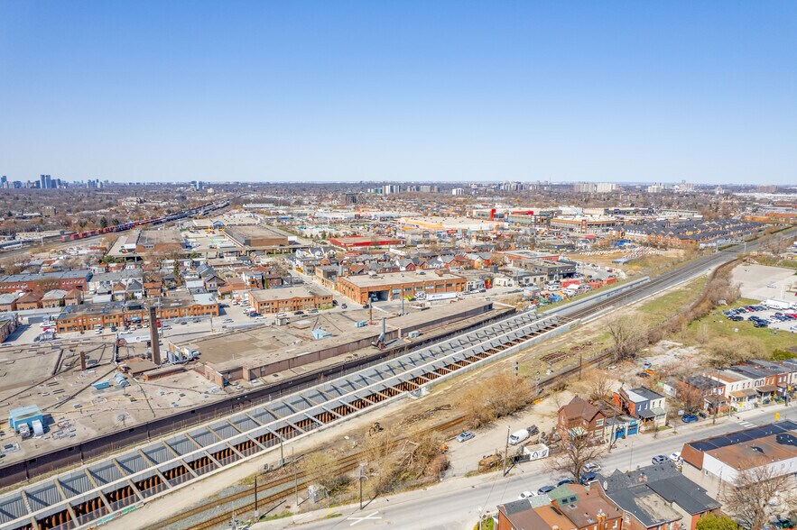 More Photos Of 88-142 Cawthra Ave, Toronto Warehouse For Lease