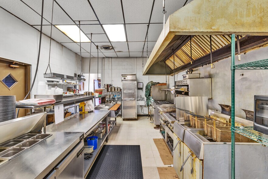 More Photos Of 110 E Pennsylvania Ave, New Stanton General Retail For Sale