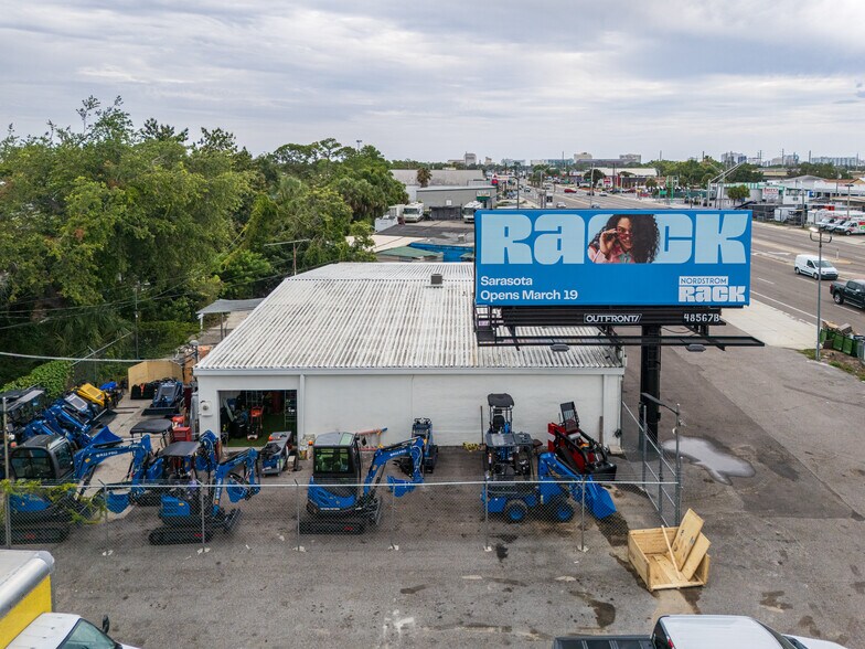 More Photos Of 1860 N Washington Blvd, Sarasota Auto Dealership For Sale