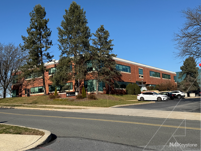 Primary Photo Of 1150 Berkshire Blvd, Wyomissing Medical For Lease