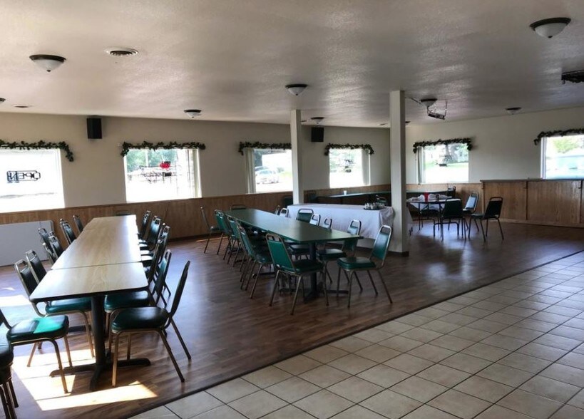 More Photos Of 201 E Nokomis St, Osakis Bar For Sale