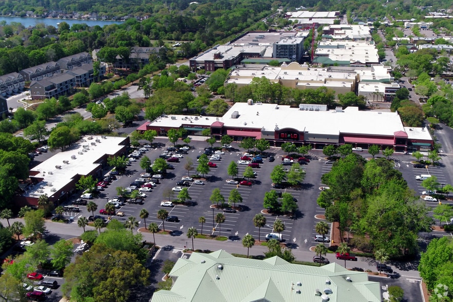 More Photos Of 1909 N Highway 17, Mount Pleasant Unknown For Lease