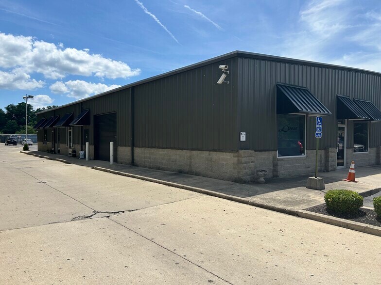 More Photos Of 2107 E Home Rd, Springfield Self Storage For Lease