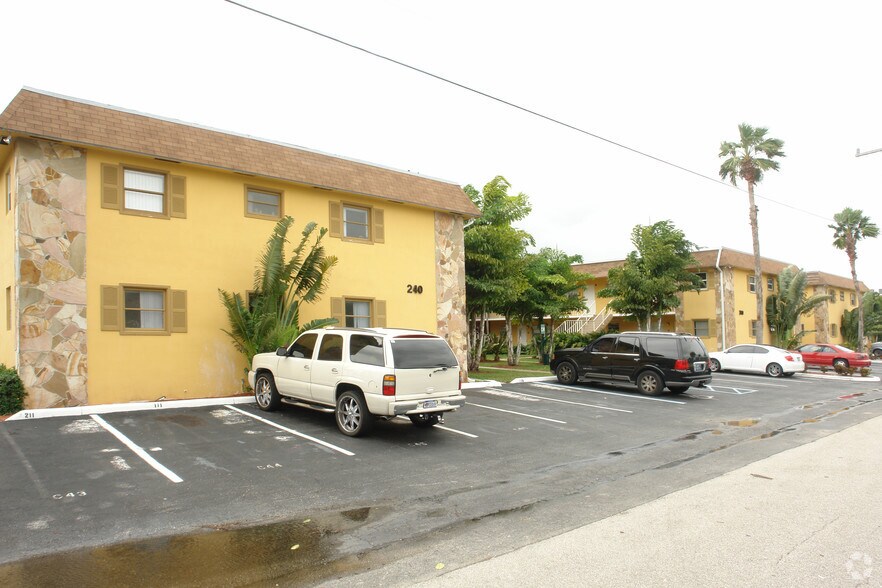 More Photos Of , Lantana Multifamily For Sale
