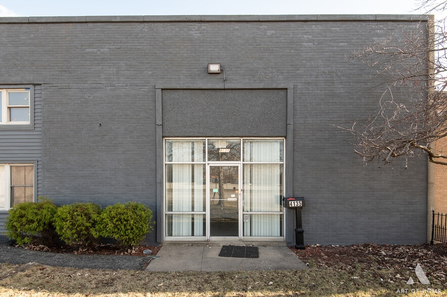 More Photos Of 4135 W 123rd St, Alsip Warehouse For Lease