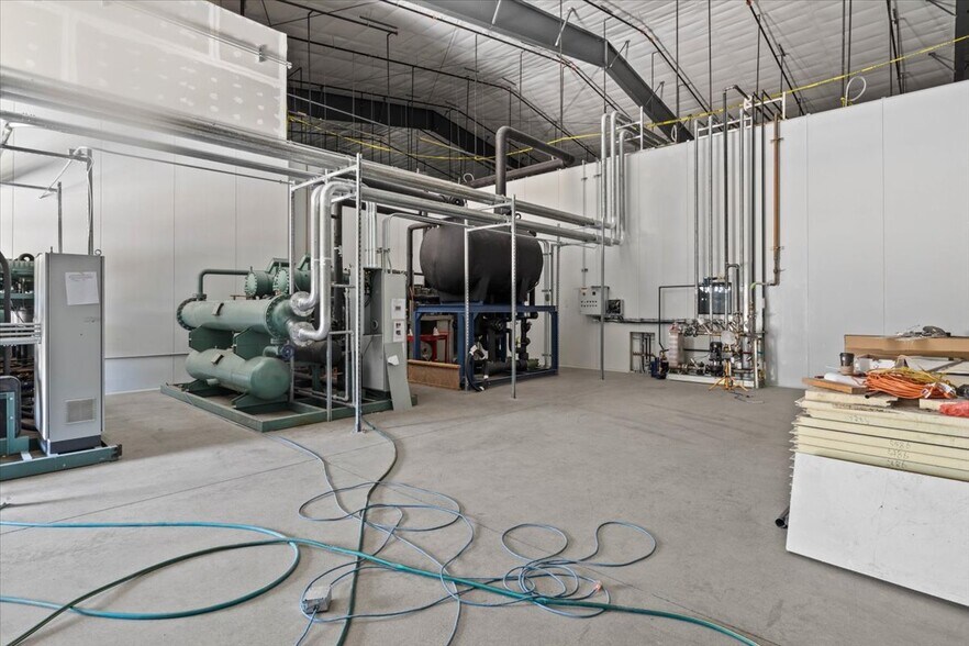 More Photos Of 3030 Lower Mill Dr, Hood River Industrial For Sale