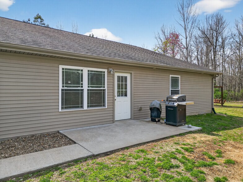 More Photos Of 615 S 2nd St, Central City Specialty For Sale