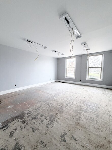 More Photos Of 5501 E Washington St, Indianapolis Storefront Retail Office For Sale