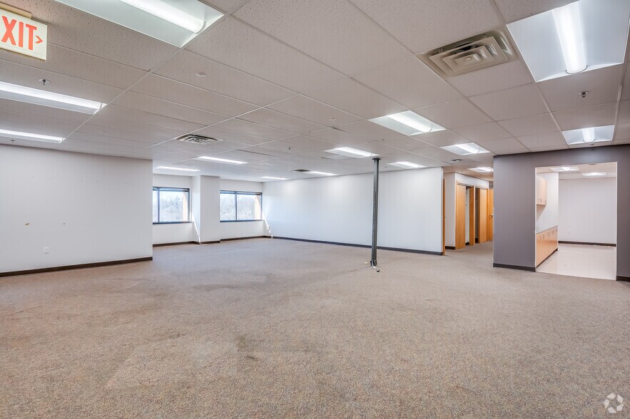 More Photos Of 2675 N Mayfair Rd, Wauwatosa Office For Lease