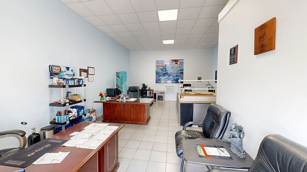 More Photos Of 400-420 Victoria Rd, Woodstock Storefront For Sale